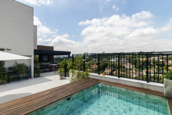 Cobertura duplex nova com vista privilegiada na Cidade Jardim.