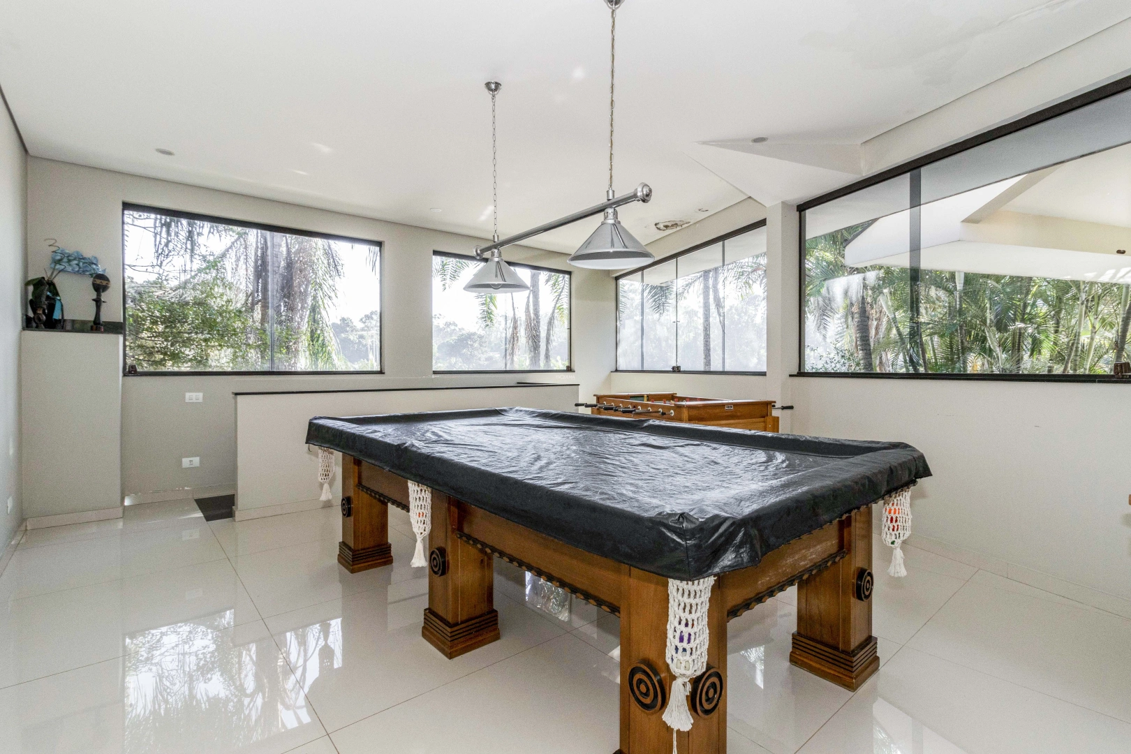 Casa com terreno amplo em localização privilegiada - Imagem 15