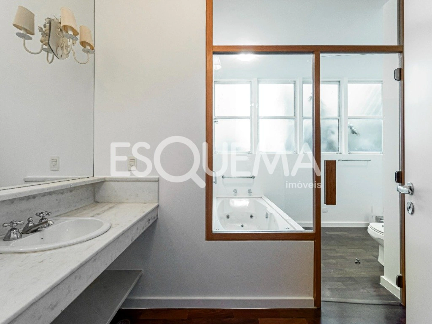Apartamento em prédio assinado e próximo à Rua Estados Unidos - Imagem 10