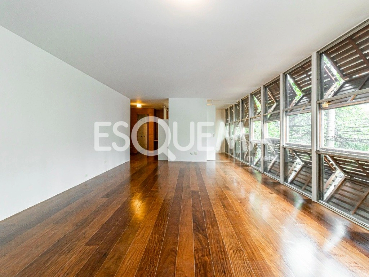 Apartamento em prédio assinado e próximo à Rua Estados Unidos - Imagem 3