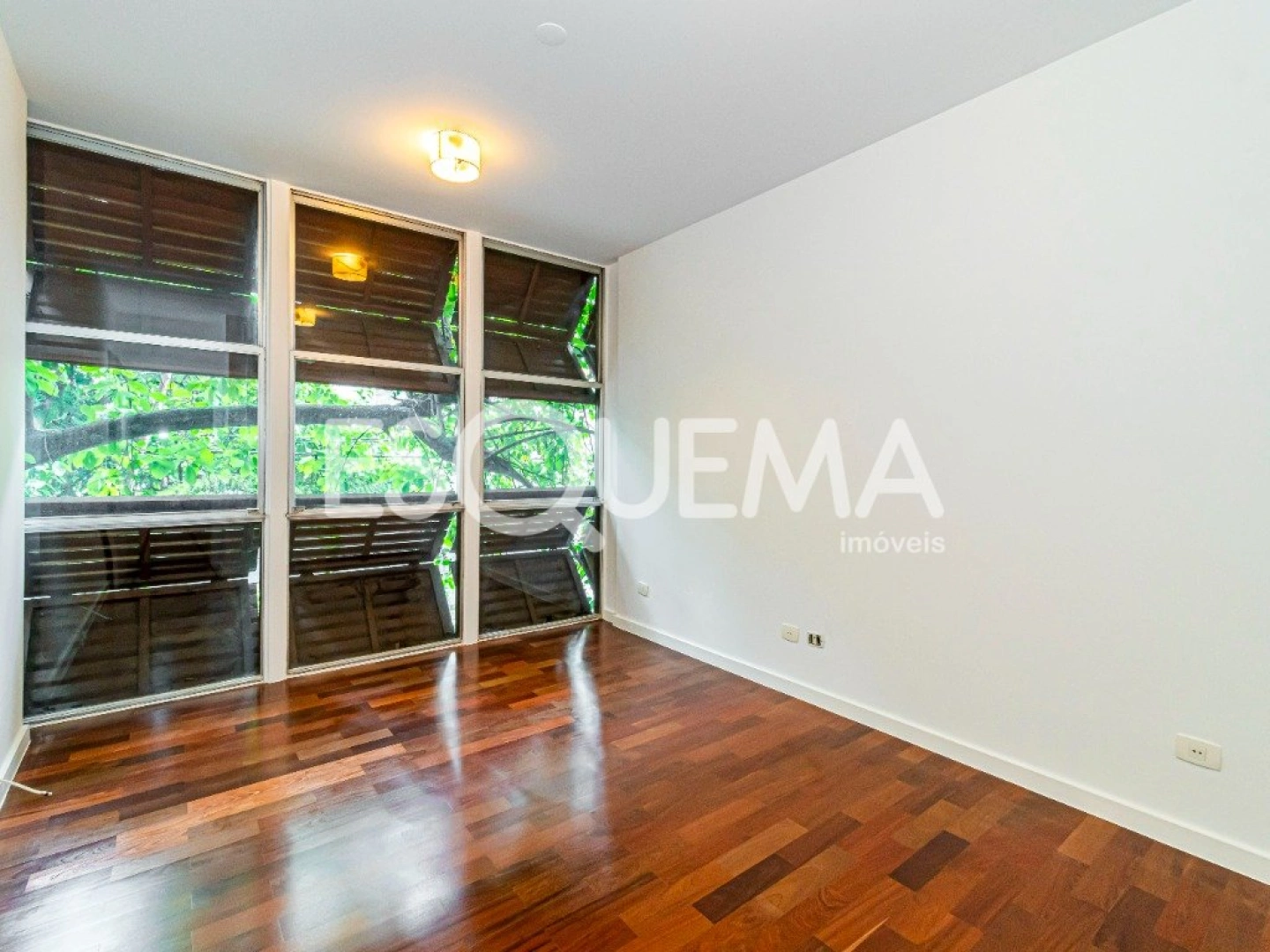 Apartamento em prédio assinado e próximo à Rua Estados Unidos - Imagem 9