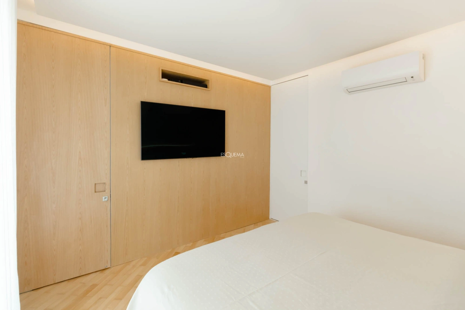 Casa reformada, com marcenaria e localização privilegiada - Imagem 15