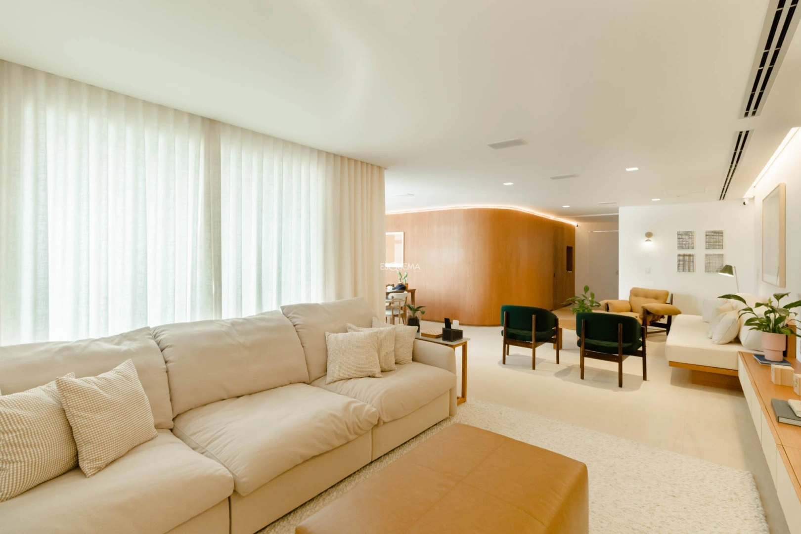 Casa reformada, com marcenaria e localização privilegiada - Imagem 5