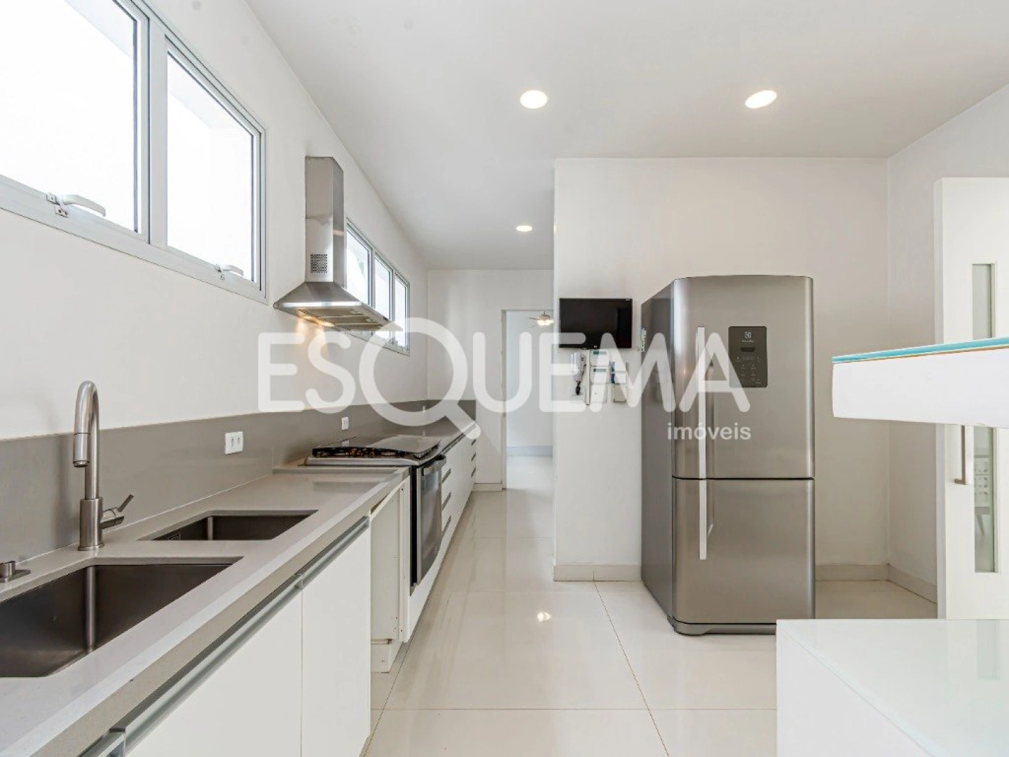 Casa contemporânea no Jardim Guedala - Imagem 15