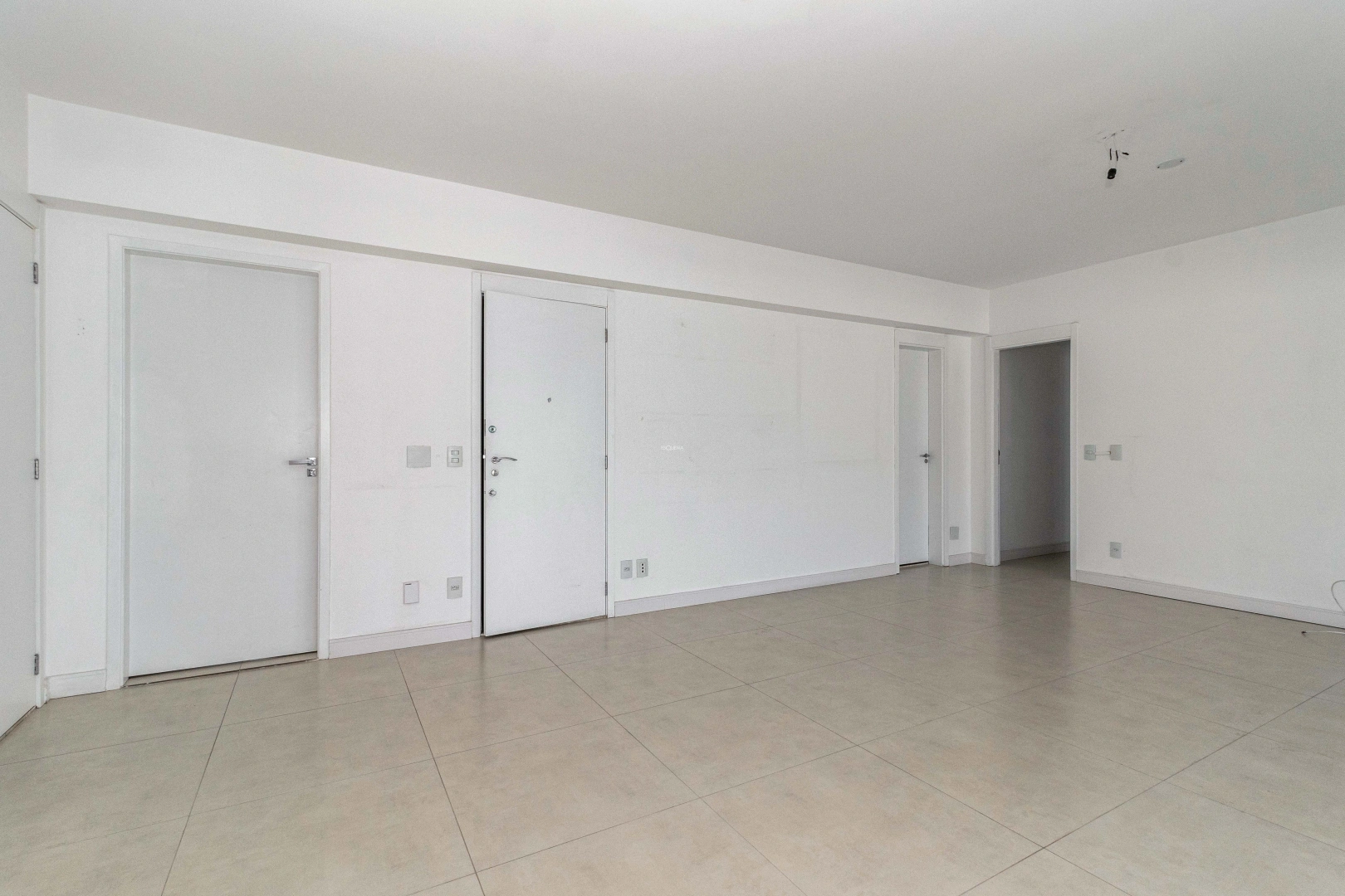 Apartamento amplo em andar alto - Imagem 11