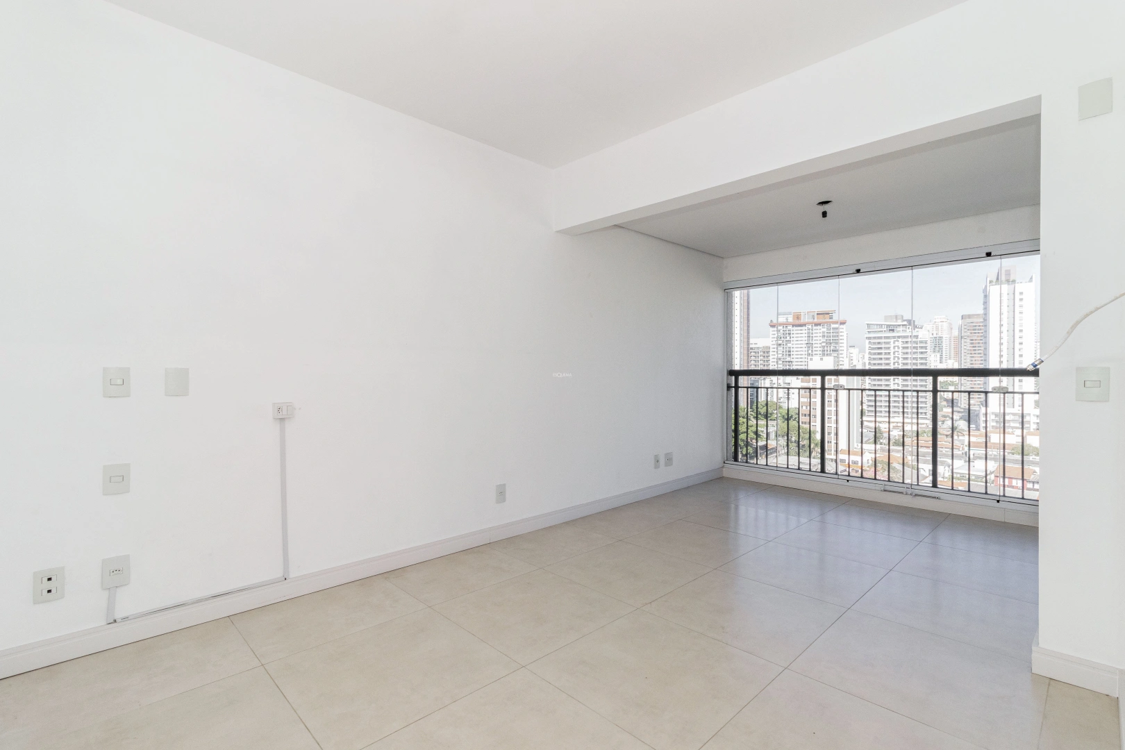 Apartamento amplo em andar alto - Imagem 15