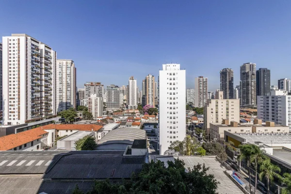 Apartamento amplo em andar alto