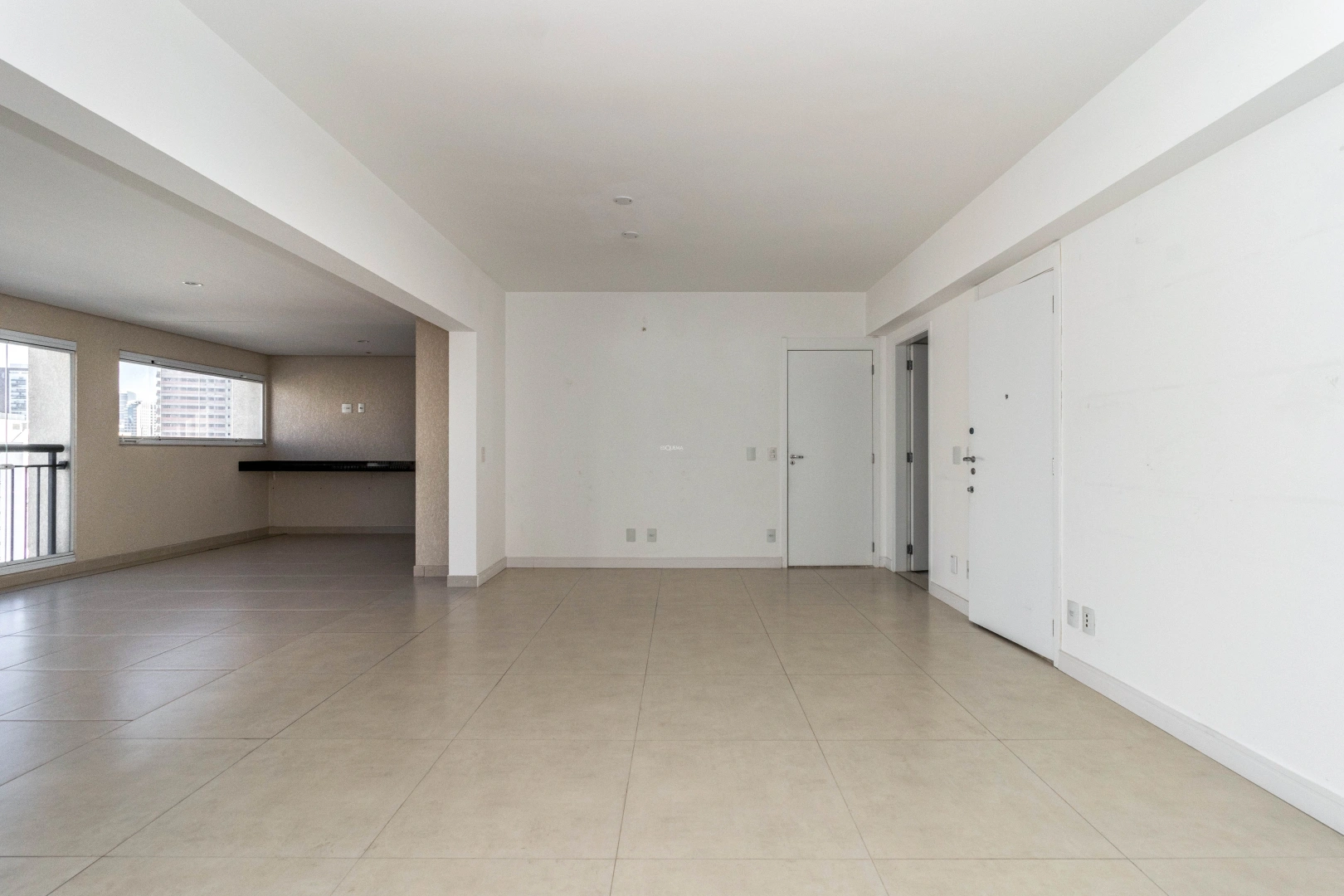 Apartamento amplo em andar alto - Imagem 6