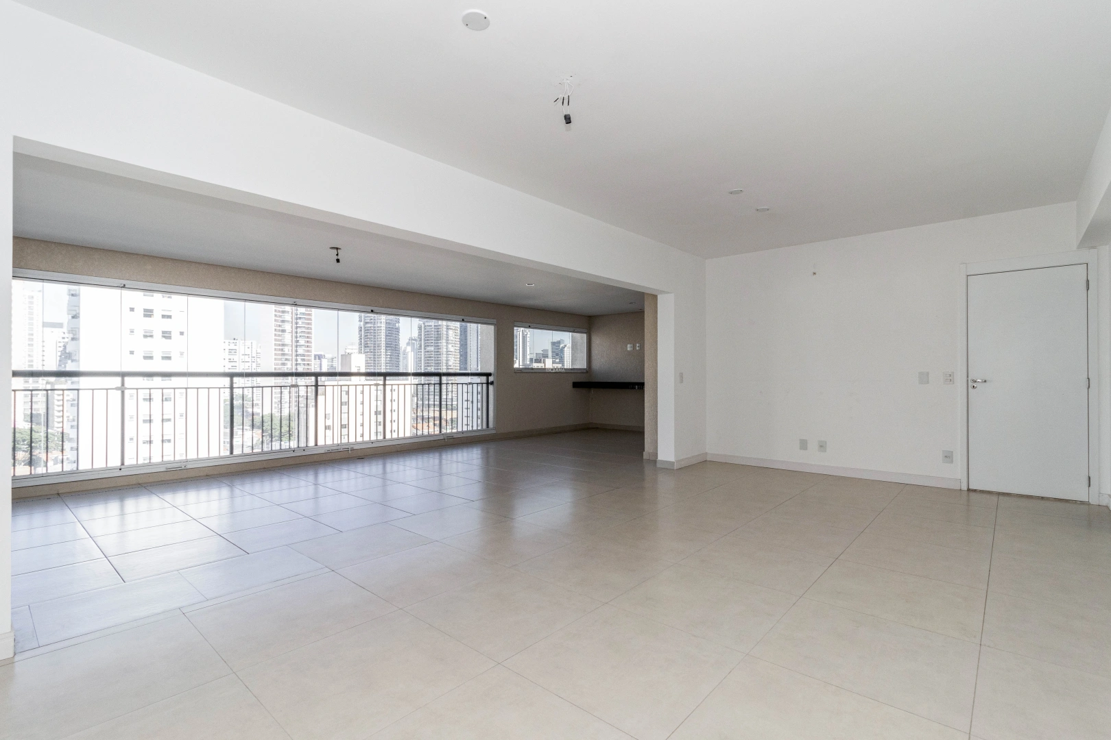 Apartamento amplo em andar alto - Imagem 7