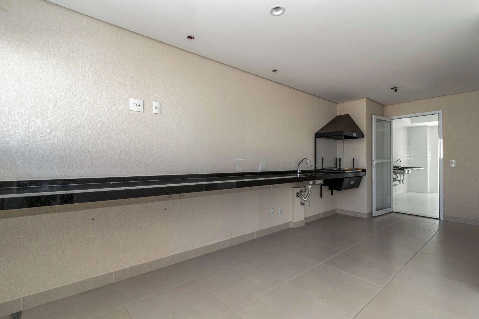 Apartamento amplo em andar alto - Imagem 8