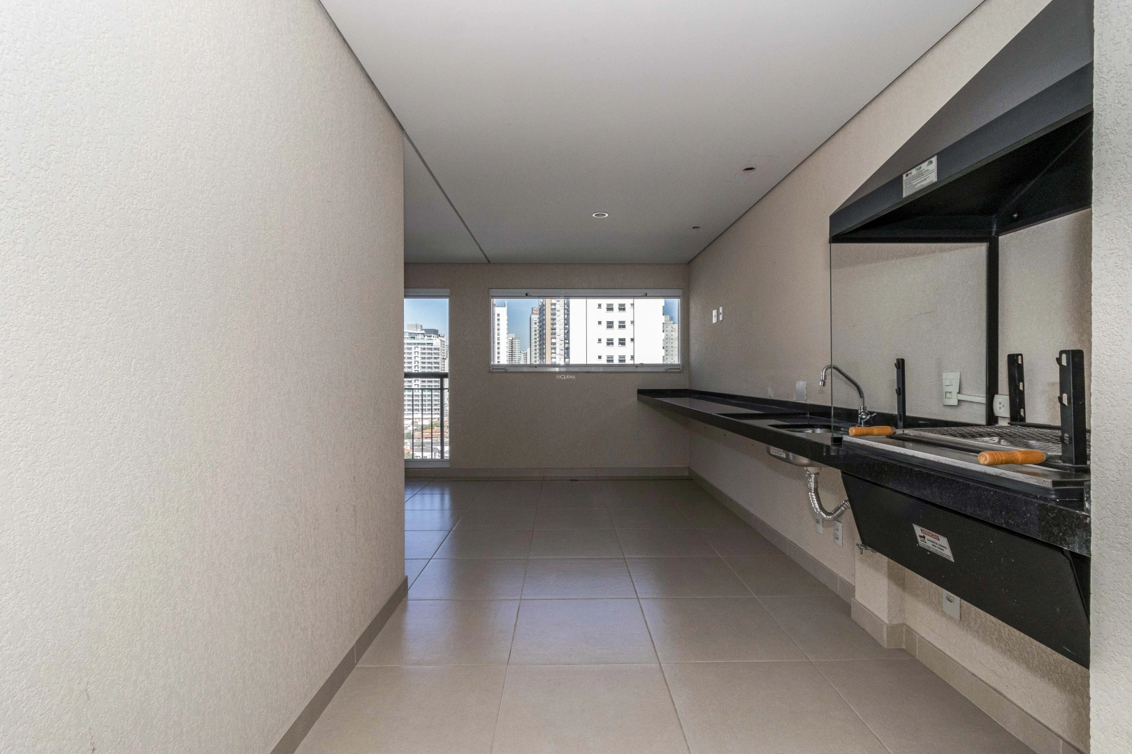 Apartamento amplo em andar alto - Imagem 9