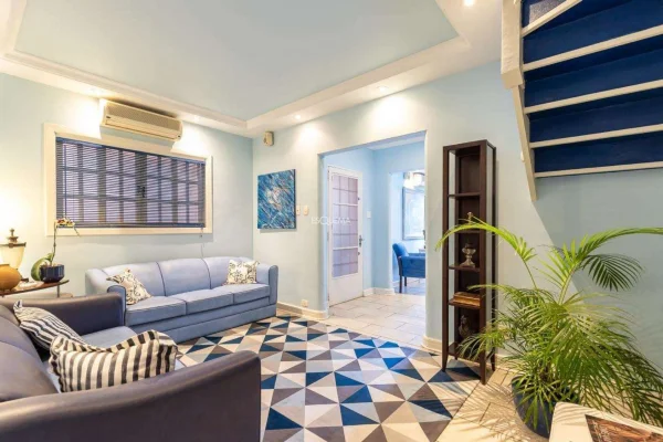 Casa ideal para modernização em localização privilegiada