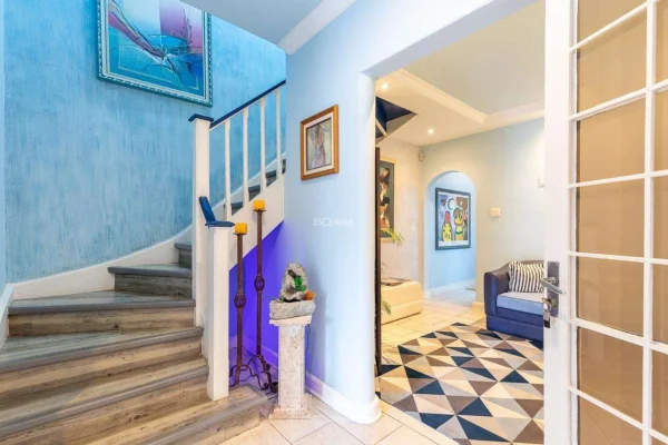 Casa ideal para modernização em localização privilegiada