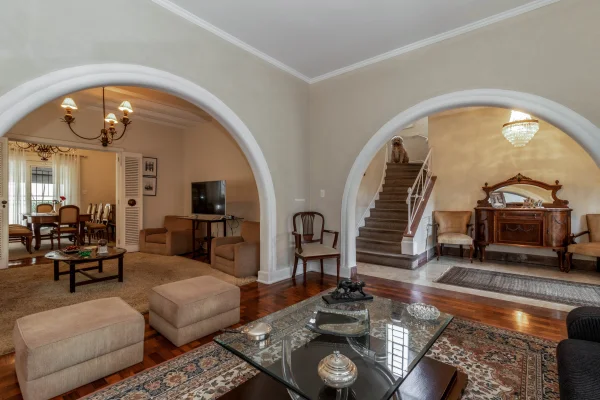 Casa próxima de toda a conveniência dos Jardins