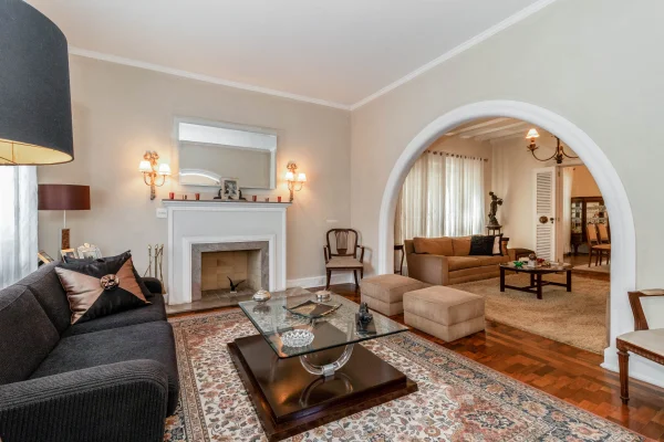 Casa próxima de toda a conveniência dos Jardins