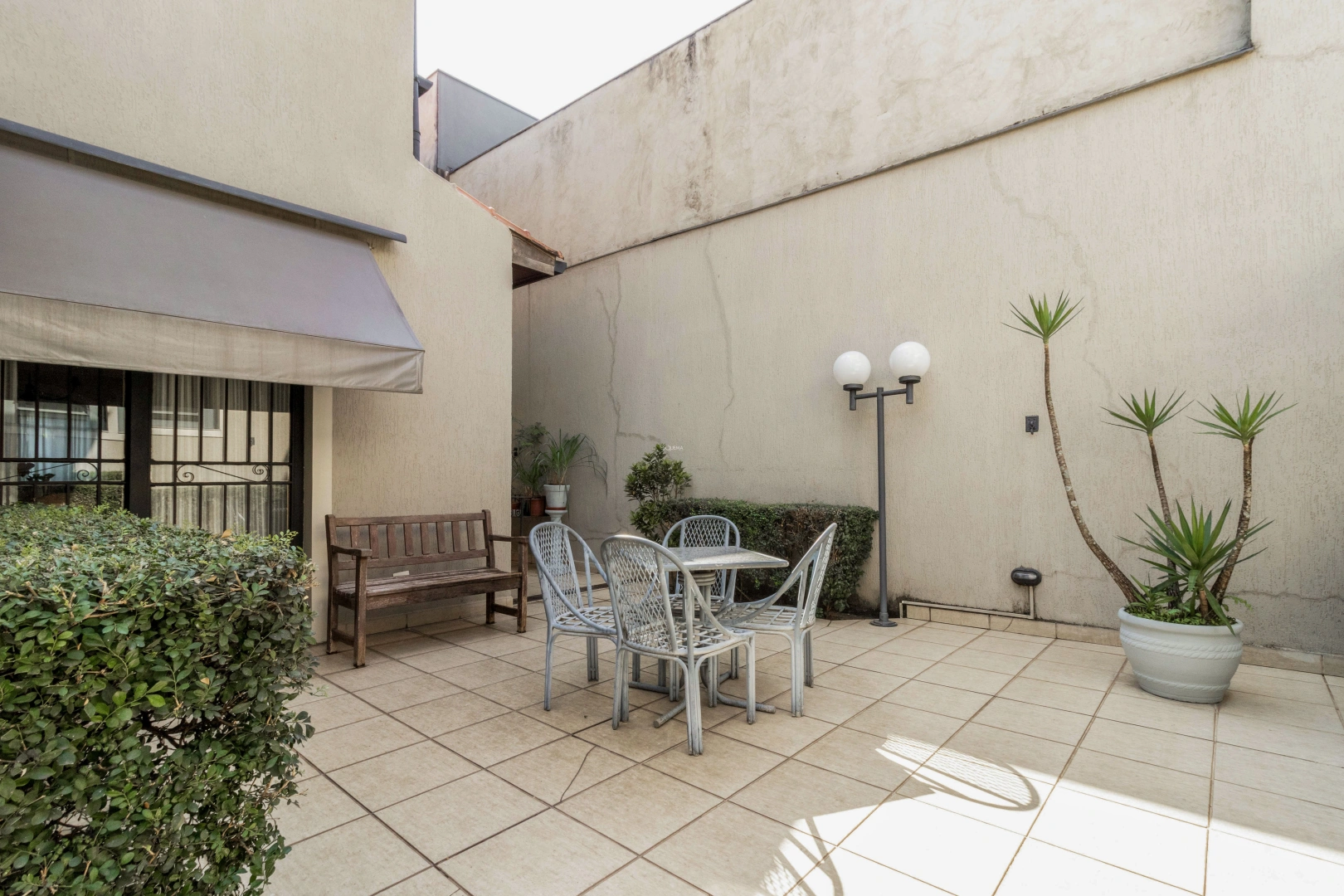 Casa próxima de toda a conveniência dos Jardins - Imagem 8