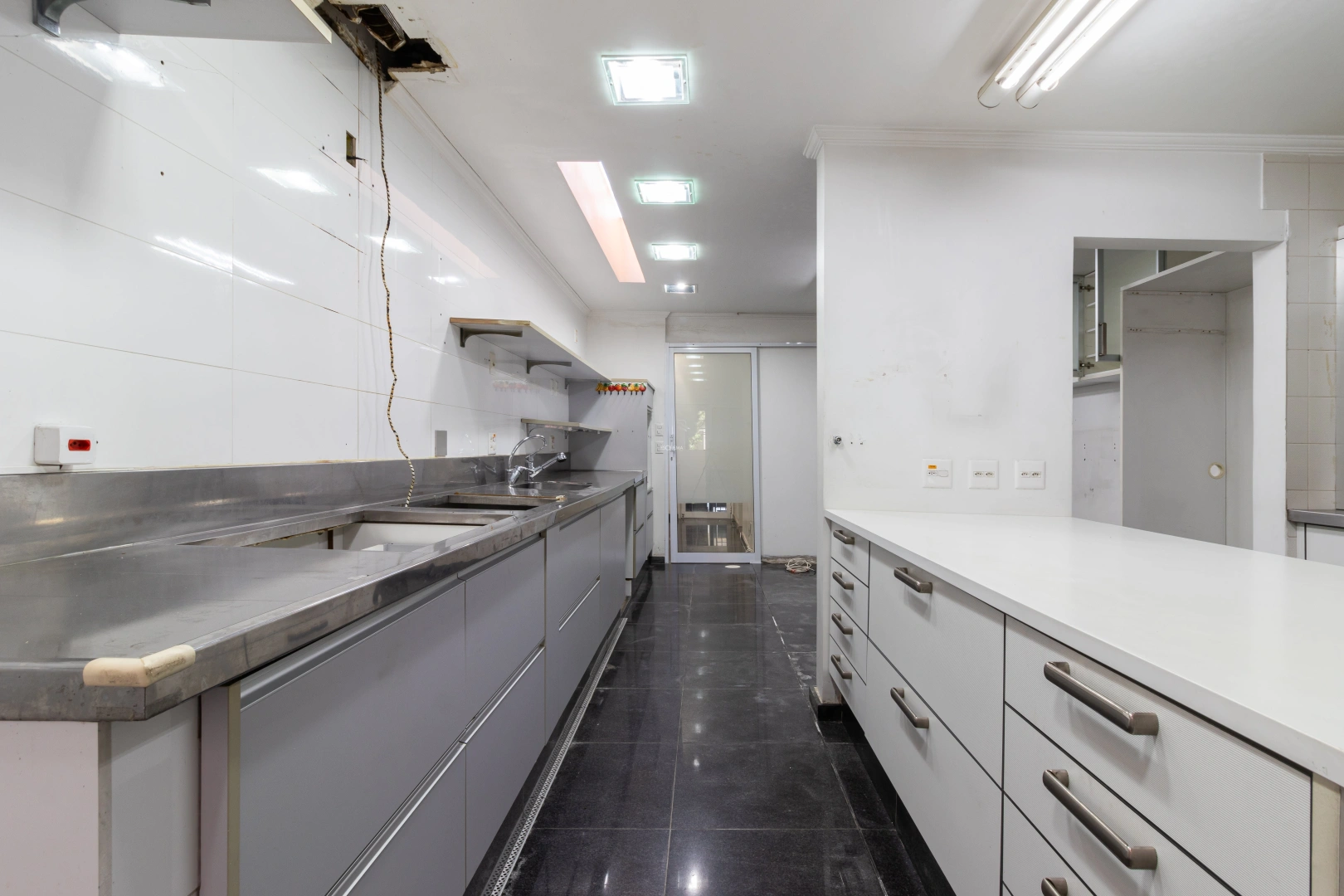 Casa com planta flexível e potencial para reforma - Imagem 10