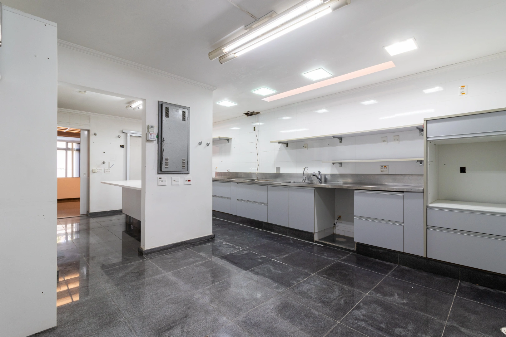 Casa com planta flexível e potencial para reforma - Imagem 9