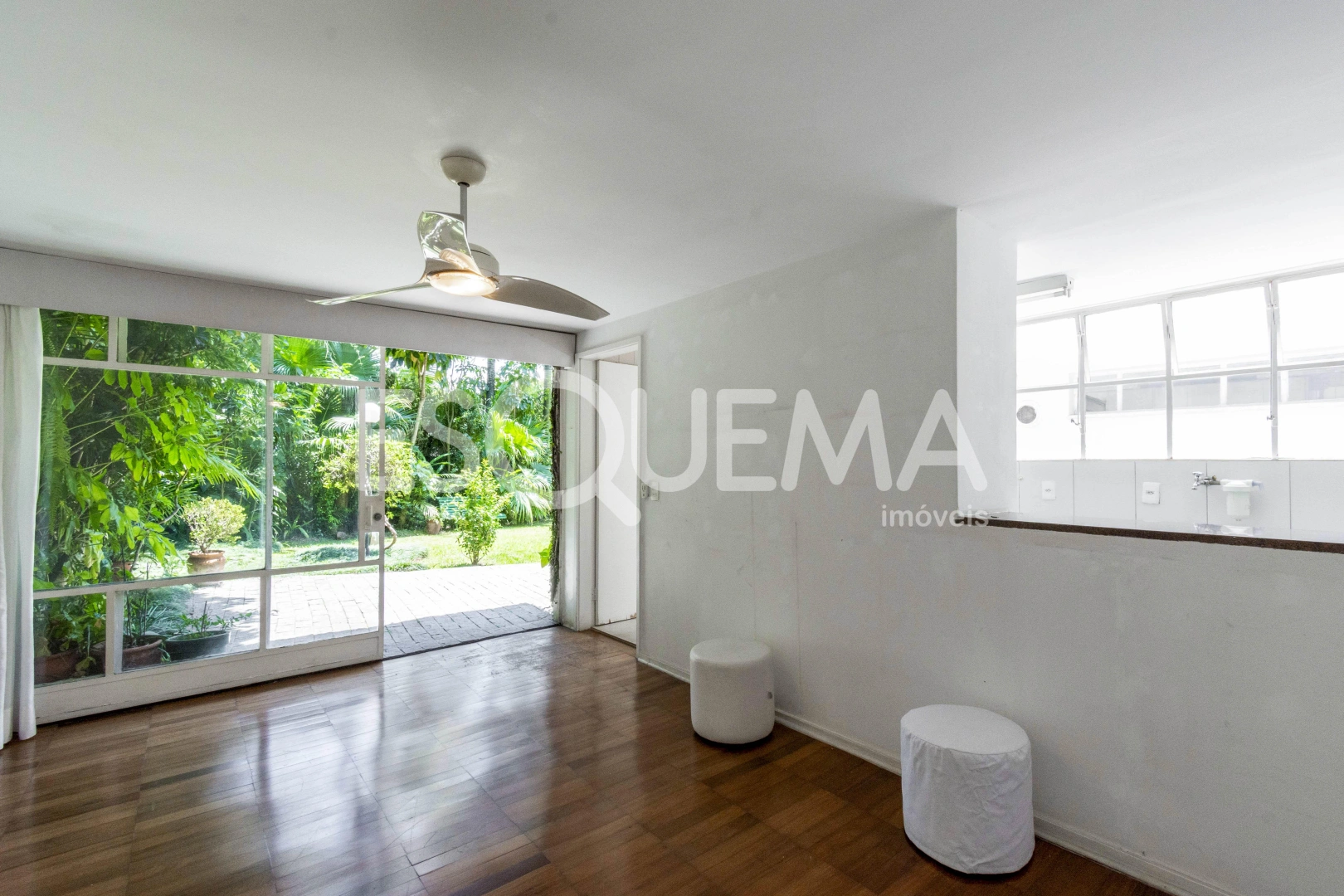 Casa térrea com extenso jardim - Imagem 14