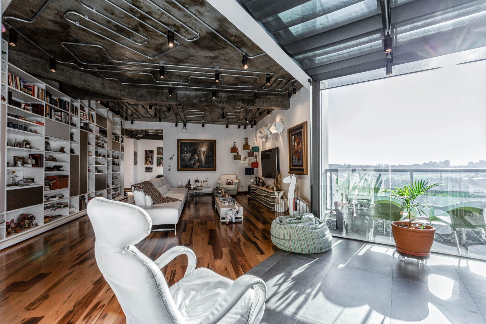 Cobertura duplex com vista eterna próxima ao Parque do Povo - Imagem 1