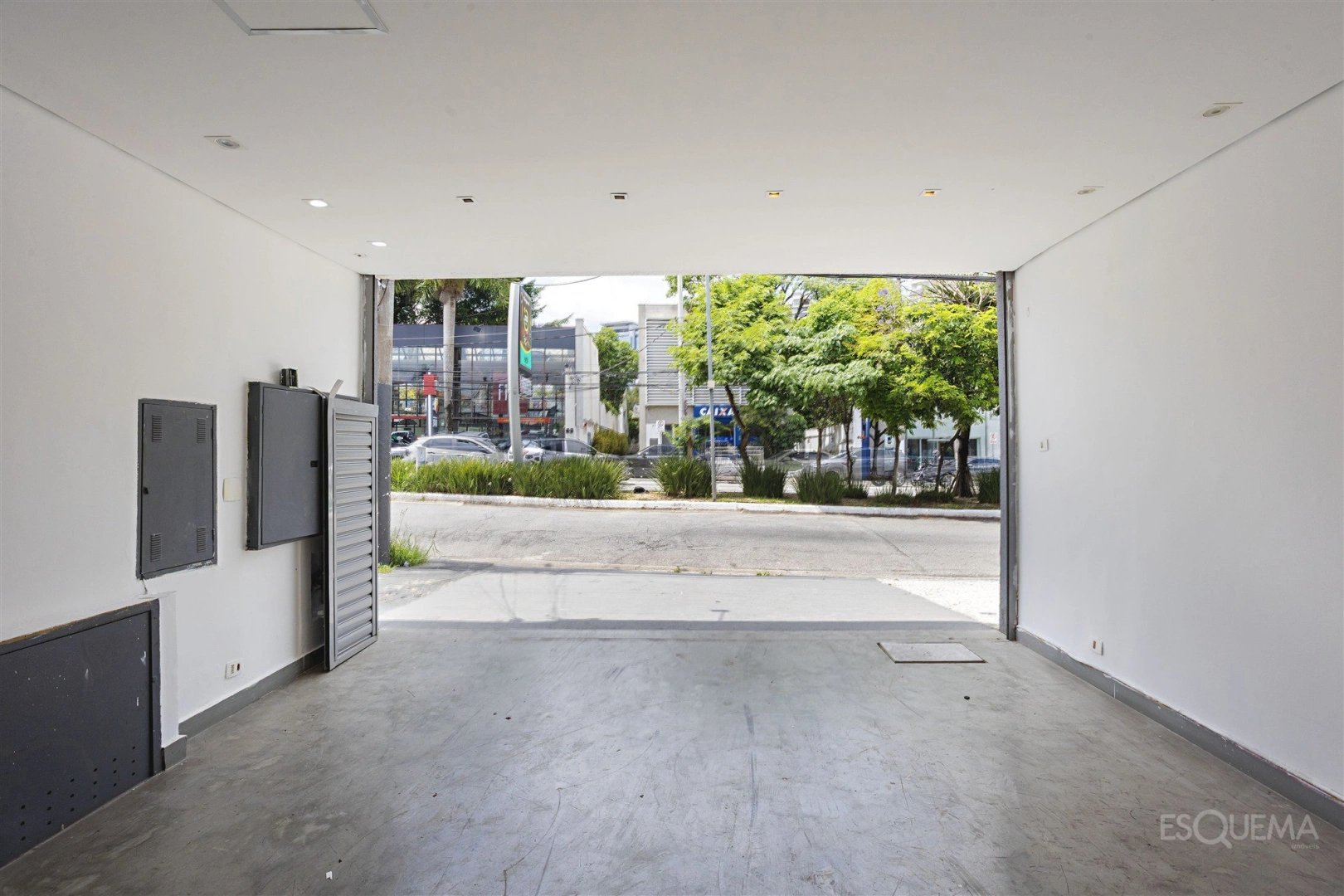 Casa comercial reformada na Avenida Cidade Jardim - Imagem 1