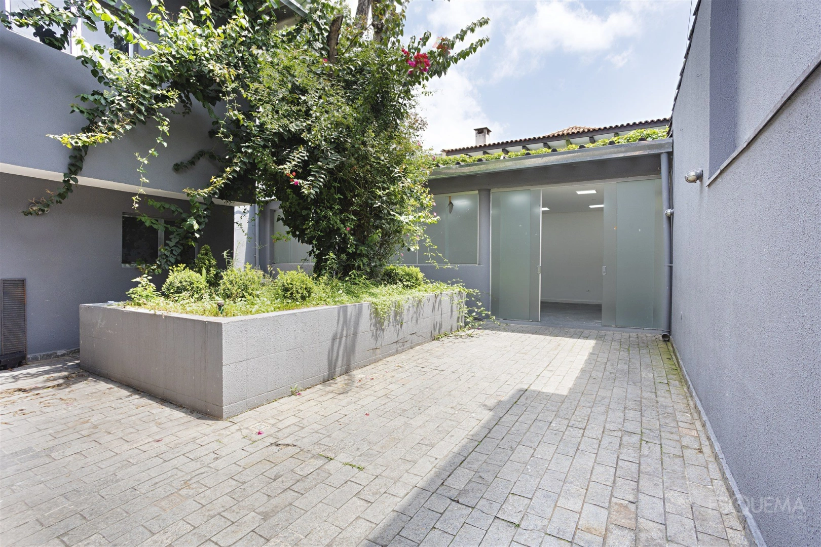 Casa comercial reformada na Avenida Cidade Jardim - Imagem 6