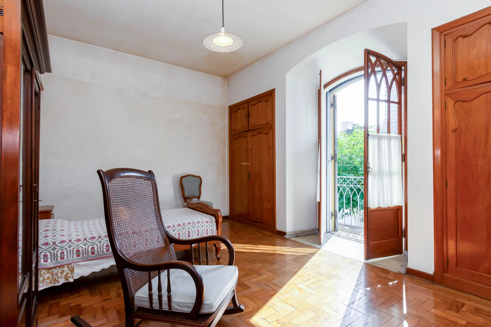 Casa bem localizada, próxima ao St. Paul\'s School - Imagem 13