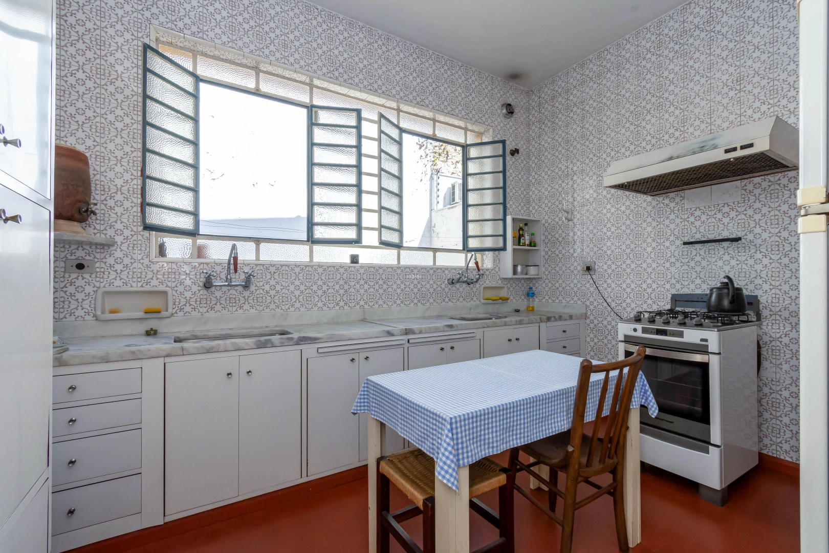 Casa bem localizada, próxima ao St. Paul\'s School - Imagem 14