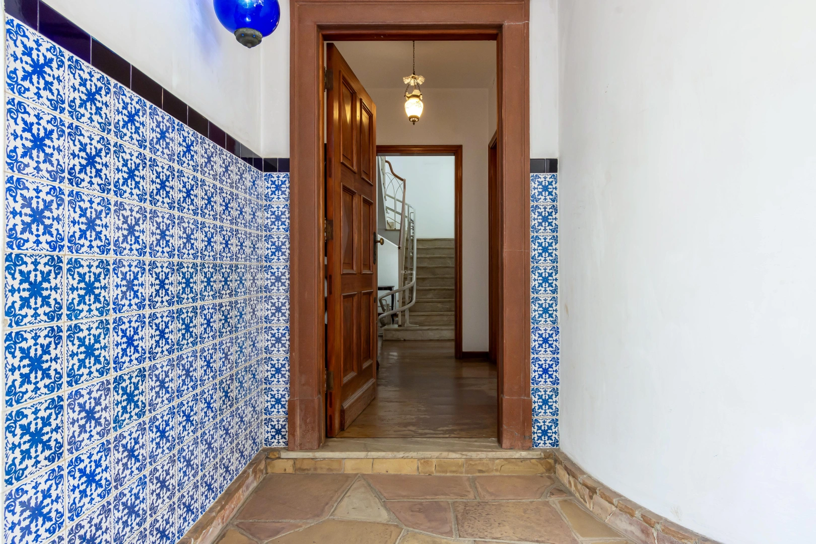 Casa bem localizada, próxima ao St. Paul\'s School - Imagem 2