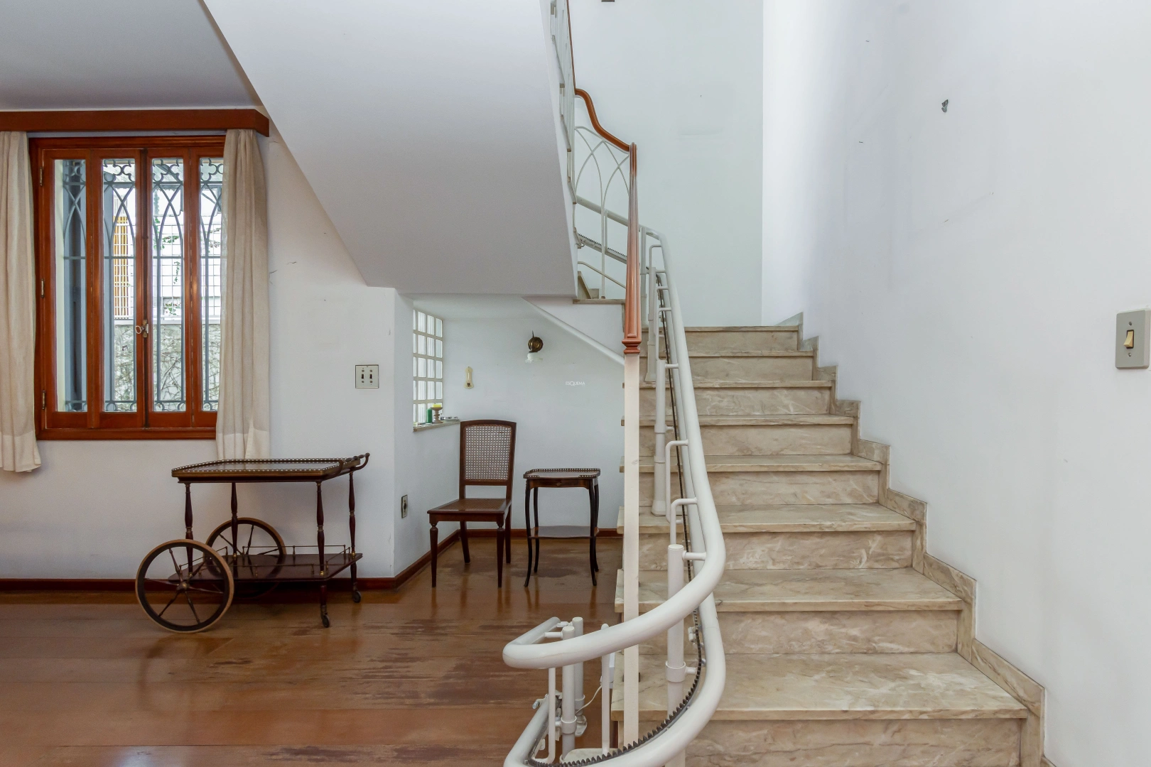 Casa bem localizada, próxima ao St. Paul\'s School - Imagem 7