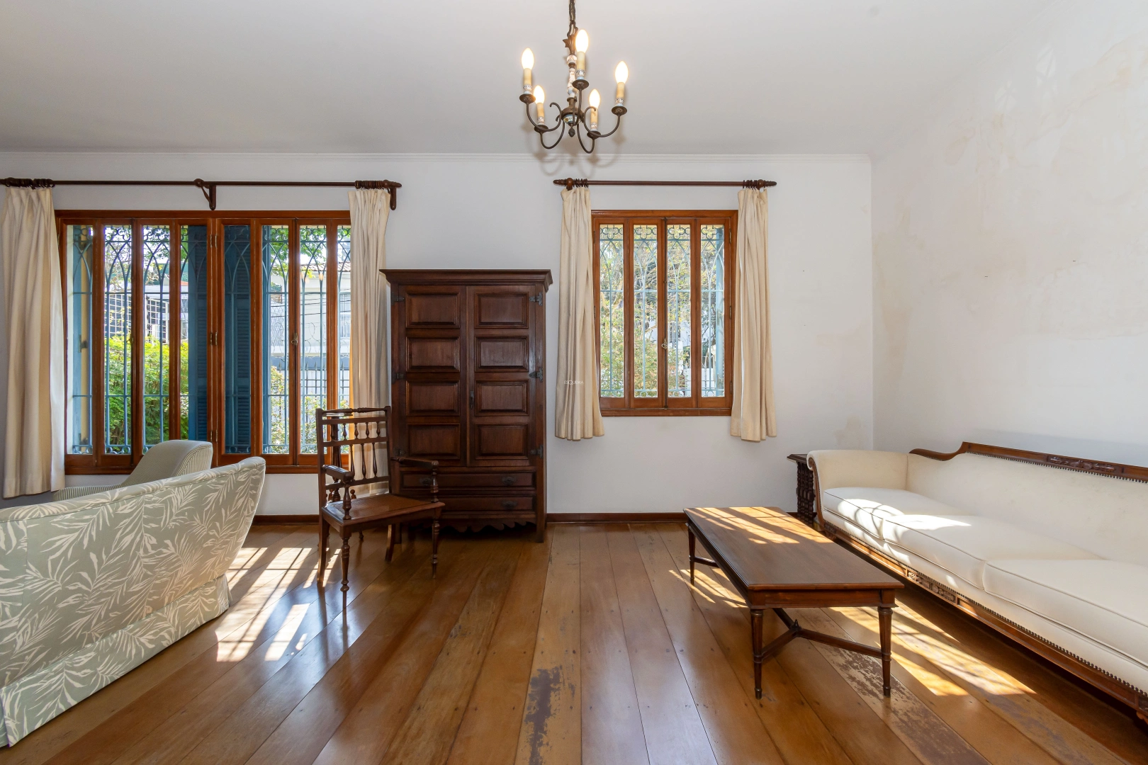 Casa bem localizada, próxima ao St. Paul\'s School - Imagem 8