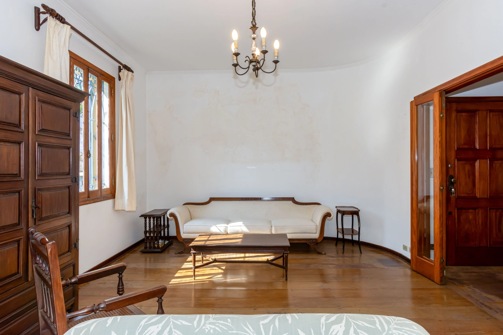 Casa bem localizada, próxima ao St. Paul\'s School - Imagem 9