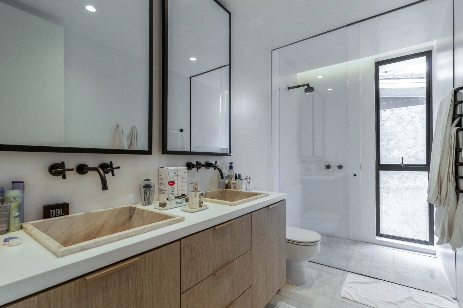 Casa totalmente reformada com vista privilegiada - Imagem 11