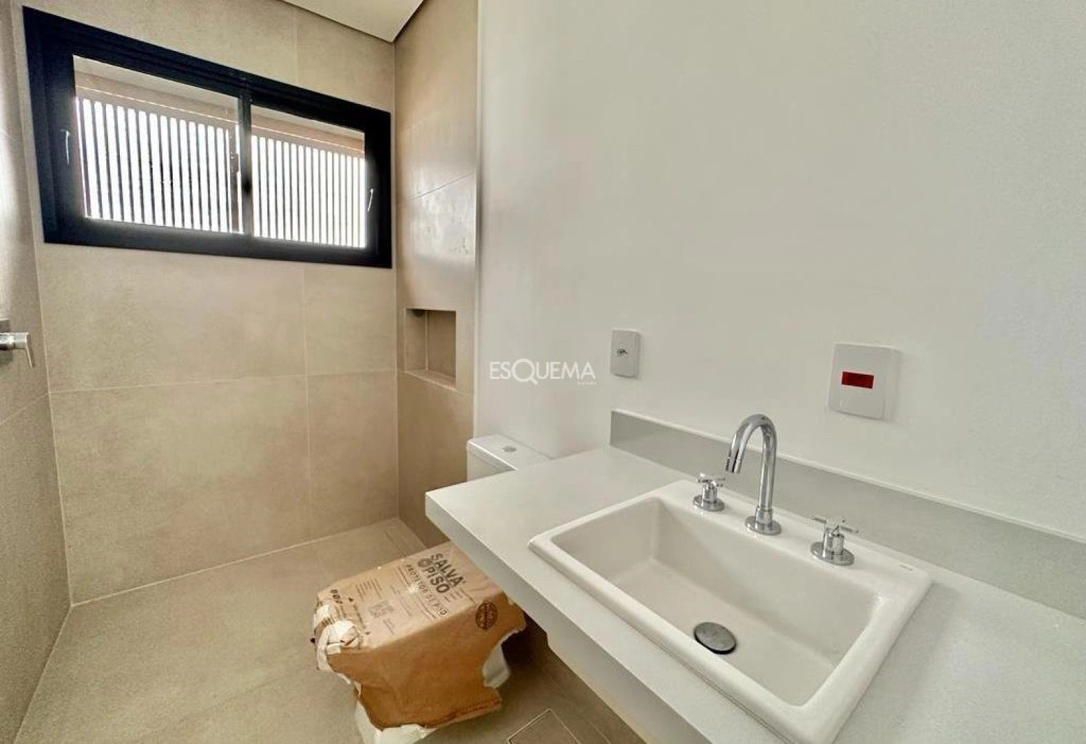 Casa nova em condomínio com projeto de João Armentano - Imagem 11
