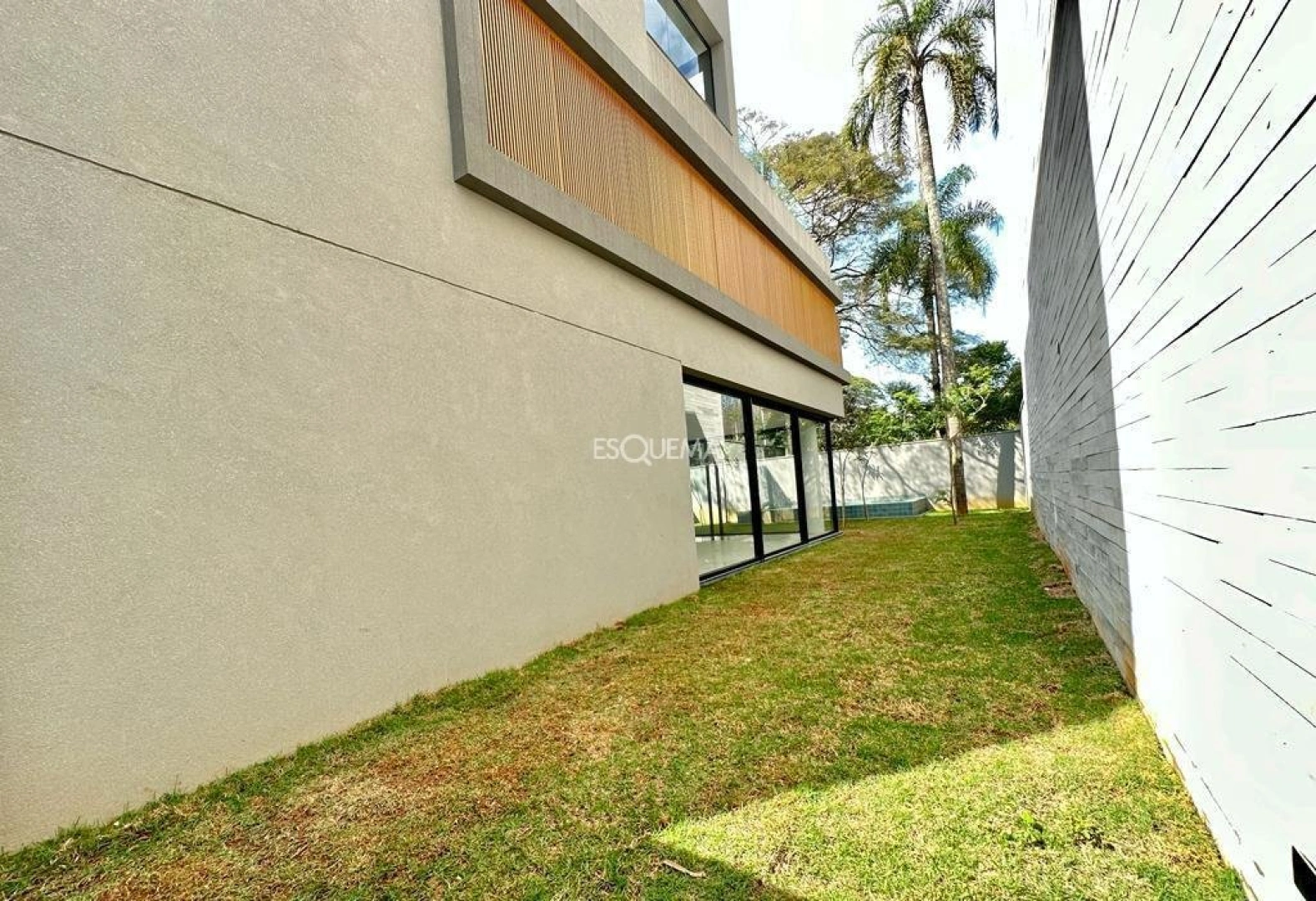 Casa nova em condomínio com projeto de João Armentano - Imagem 3