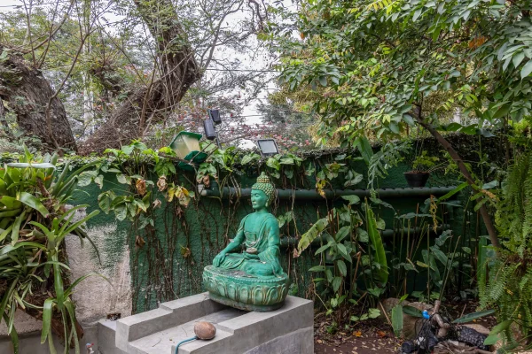 Casa com quintal em frente a Praça Pôr do Sol