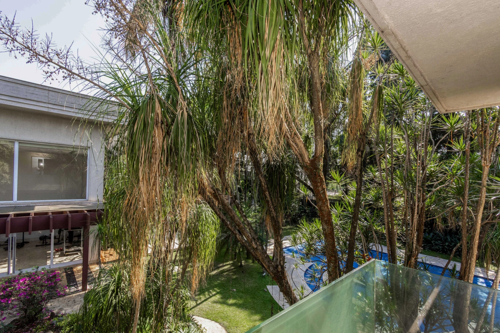 Casa ampla com lazer e quadra de tênis - Imagem 14