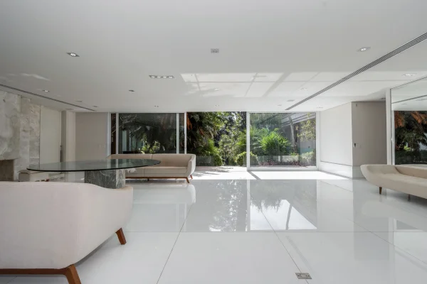 Casa ampla com lazer e quadra de tênis