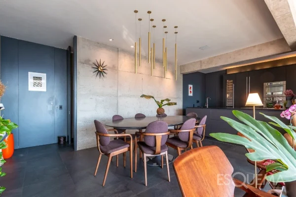 Apartamento mobiliado com design autoral e vista elevada em Pinheiros