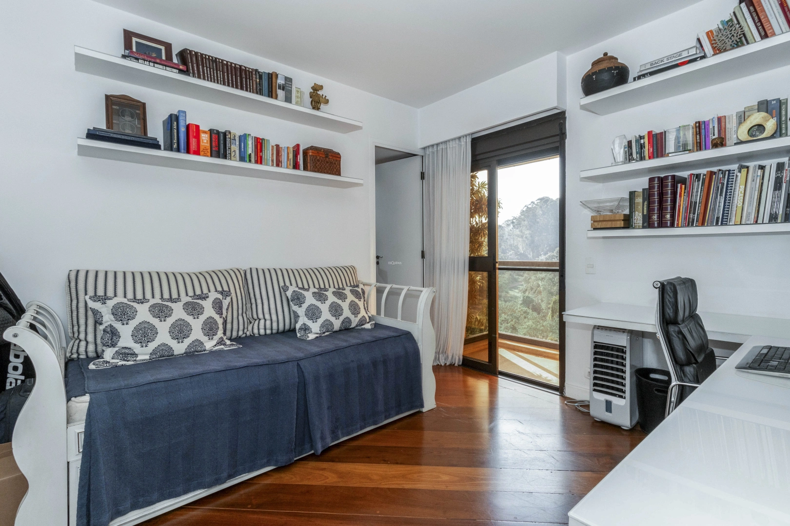 Apartamento arejado e bem iluminado, com vista privilegiada - Imagem 12