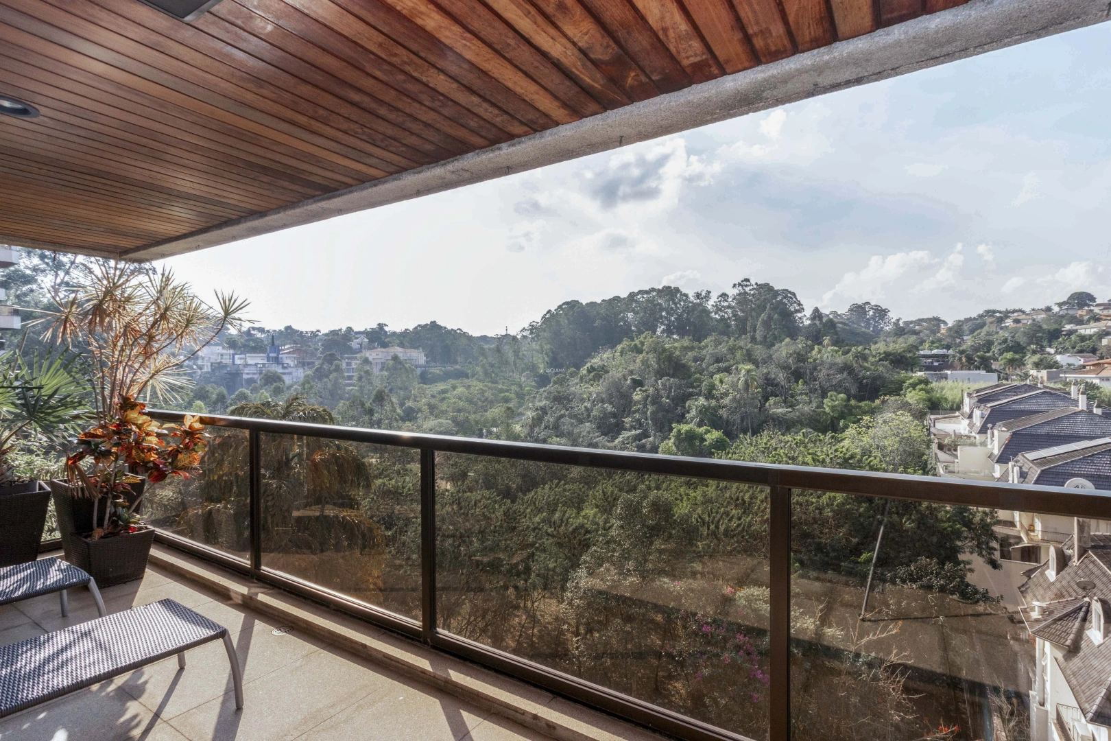 Apartamento arejado e bem iluminado, com vista privilegiada - Imagem 2