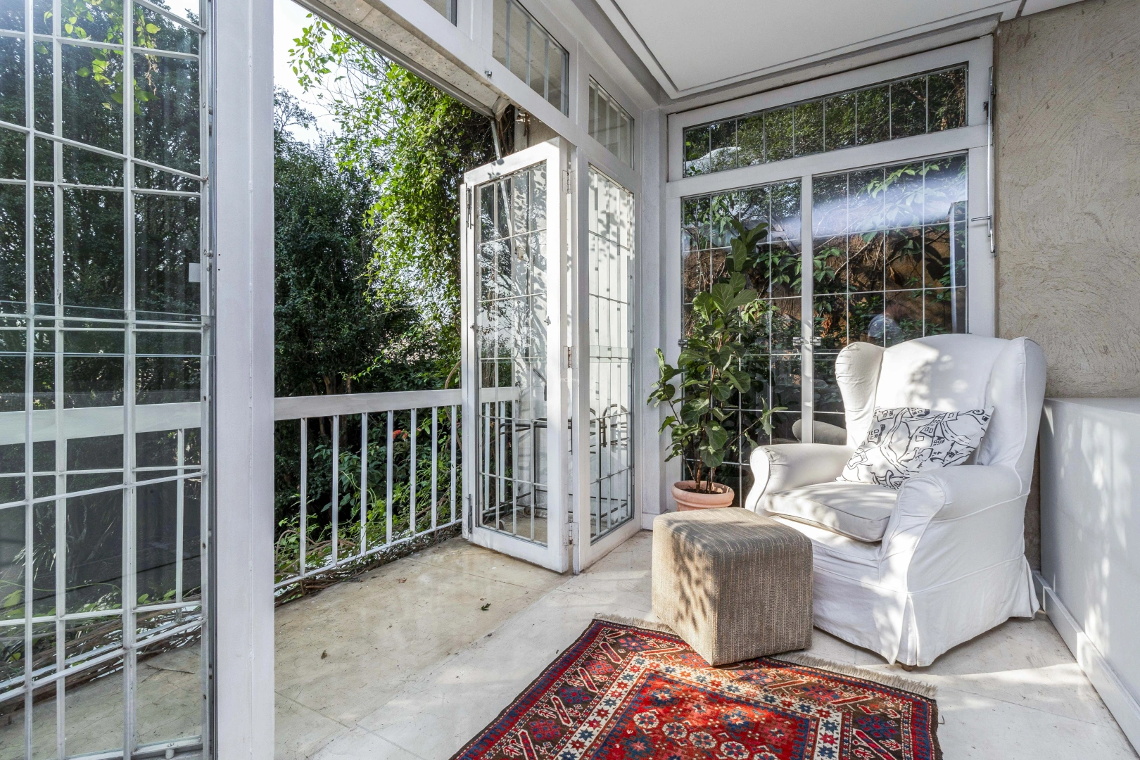 Casa arborizada em excelente rua do bairro - Imagem 10