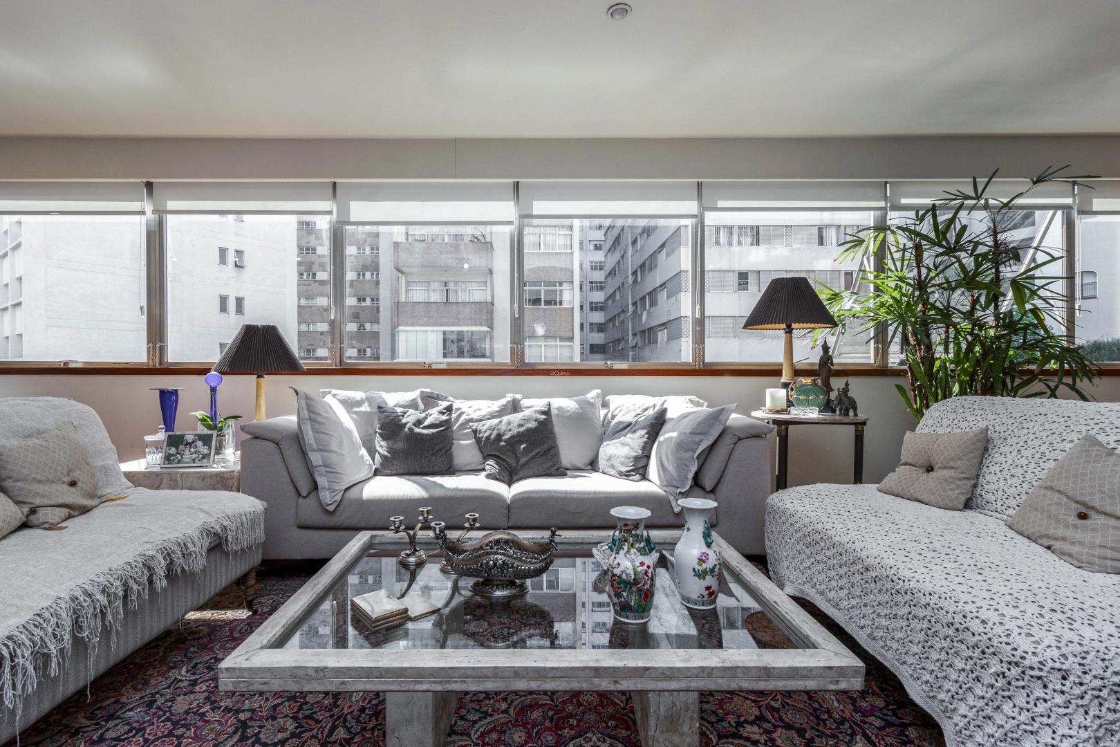 Apartamento com boa planta e living espaçoso - Imagem 2