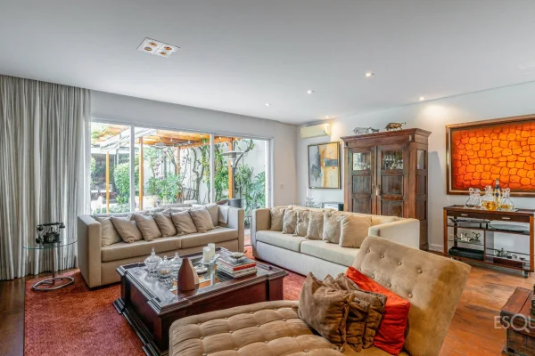 Casa bem localizada no Jardim Paulista