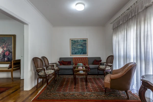 Casa em localização privilegiada do bairro