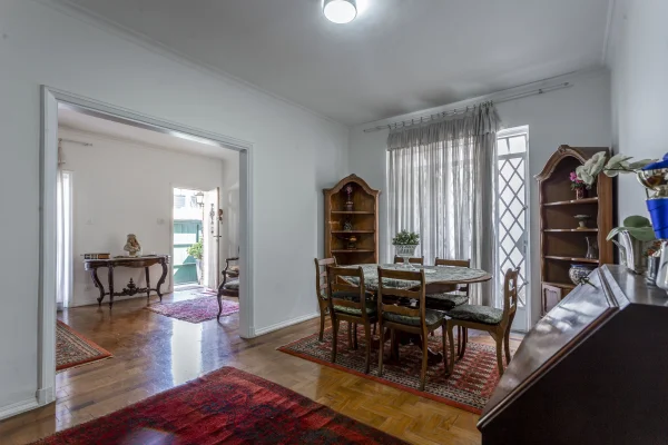 Casa em localização privilegiada do bairro