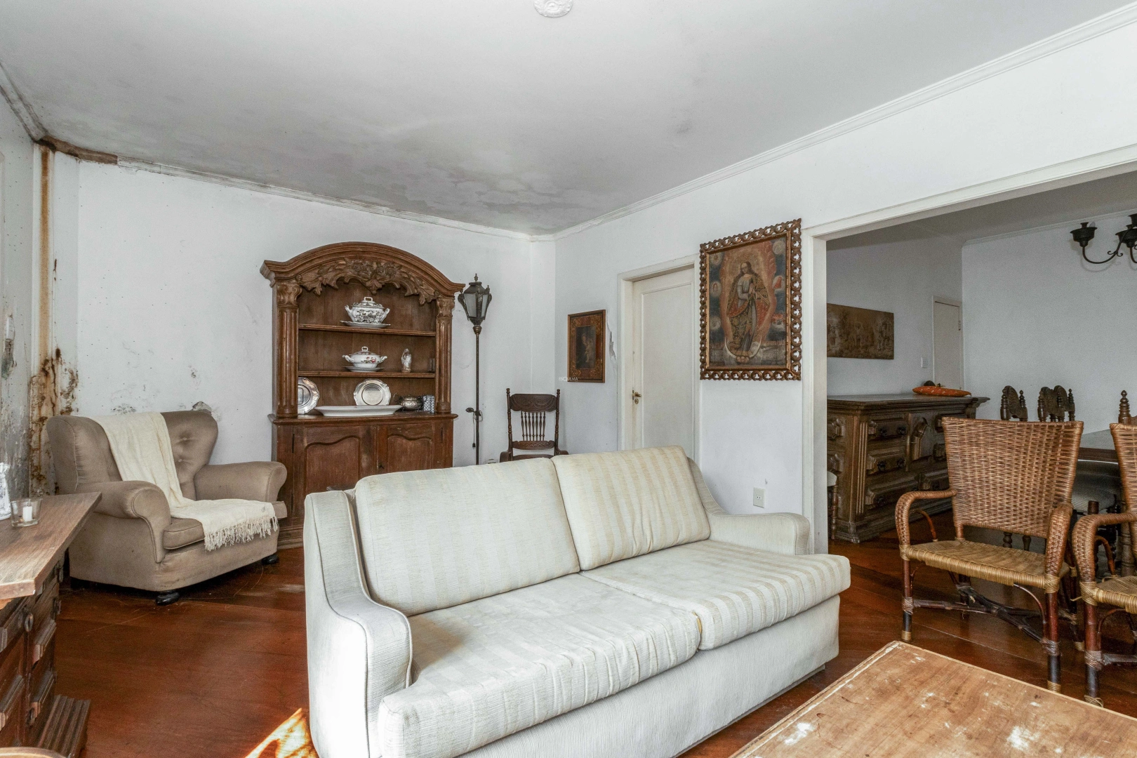 Casa em localização privilegiada para reforma total - Imagem 10