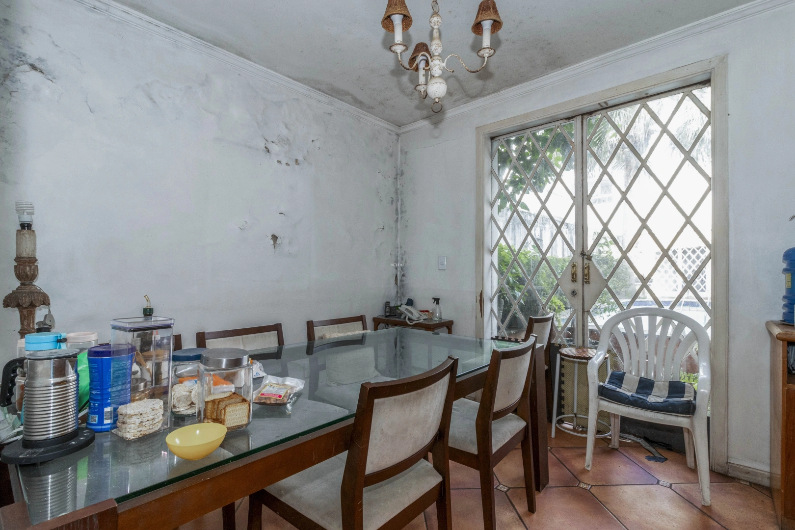 Casa em localização privilegiada para reforma total - Imagem 14