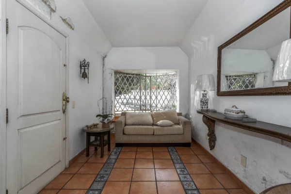 Casa em localização privilegiada para reforma total