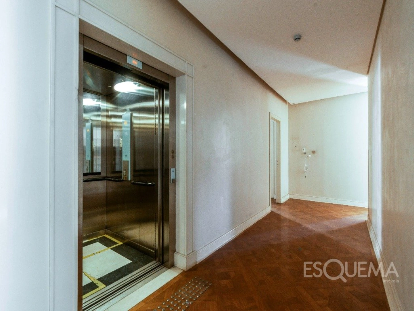 Casa comercial ampla em localização estratégica - Imagem 13